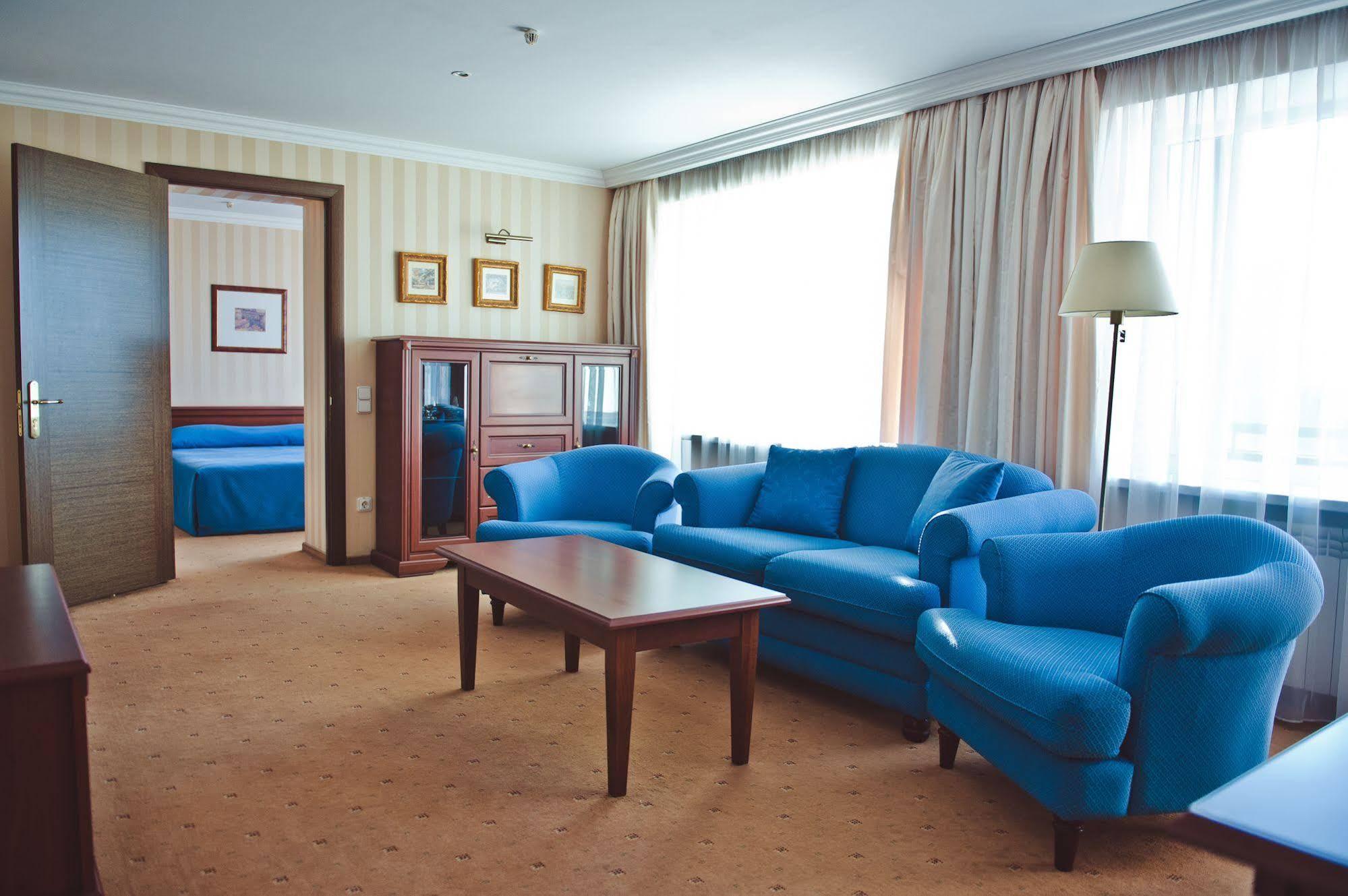 Intourist Hotel Zaporizhia Exterior foto