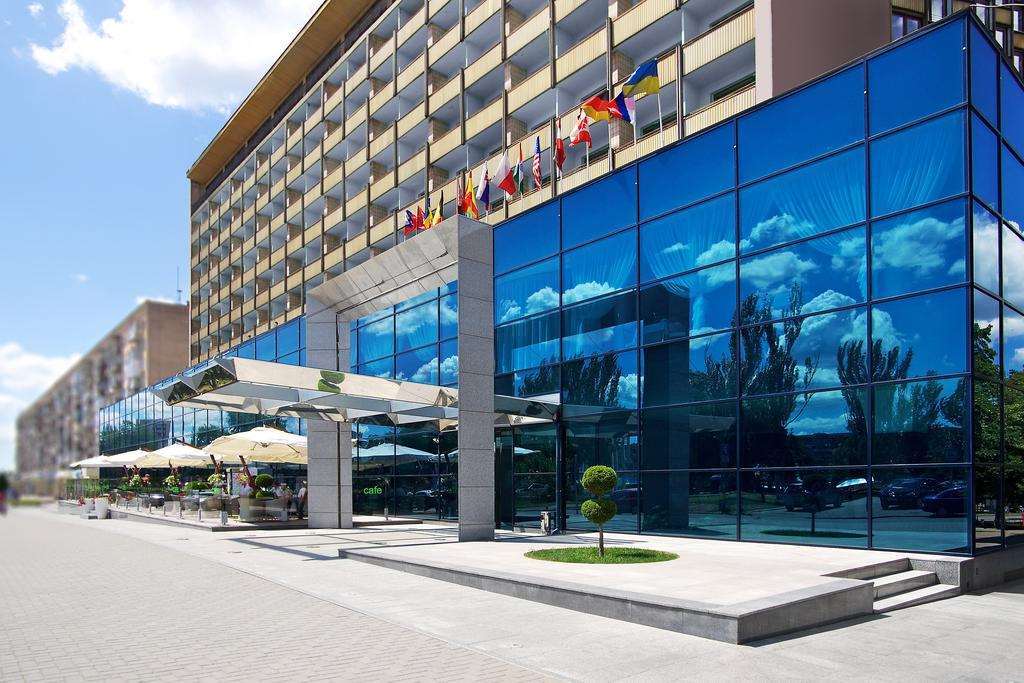 Intourist Hotel Zaporizhia Exterior foto