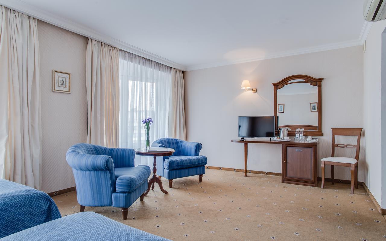 Intourist Hotel Zaporizhia Exterior foto