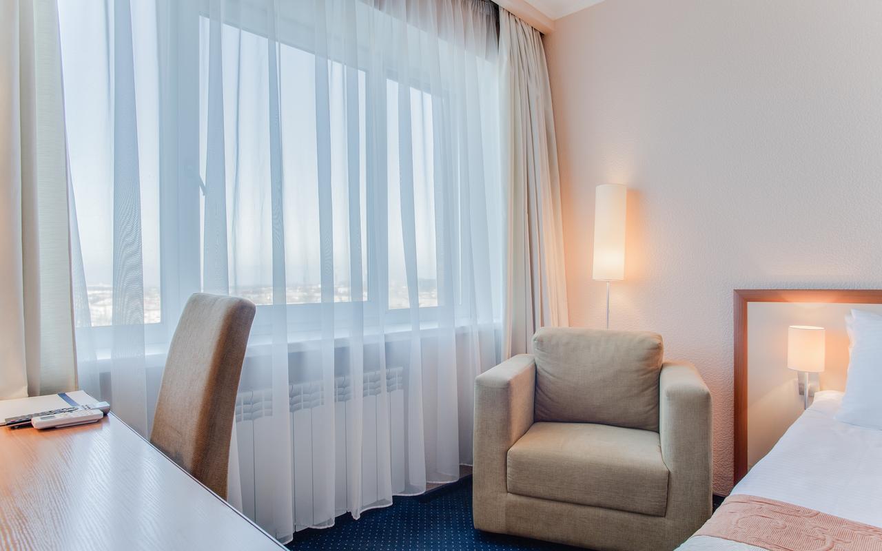Intourist Hotel Zaporizhia Exterior foto