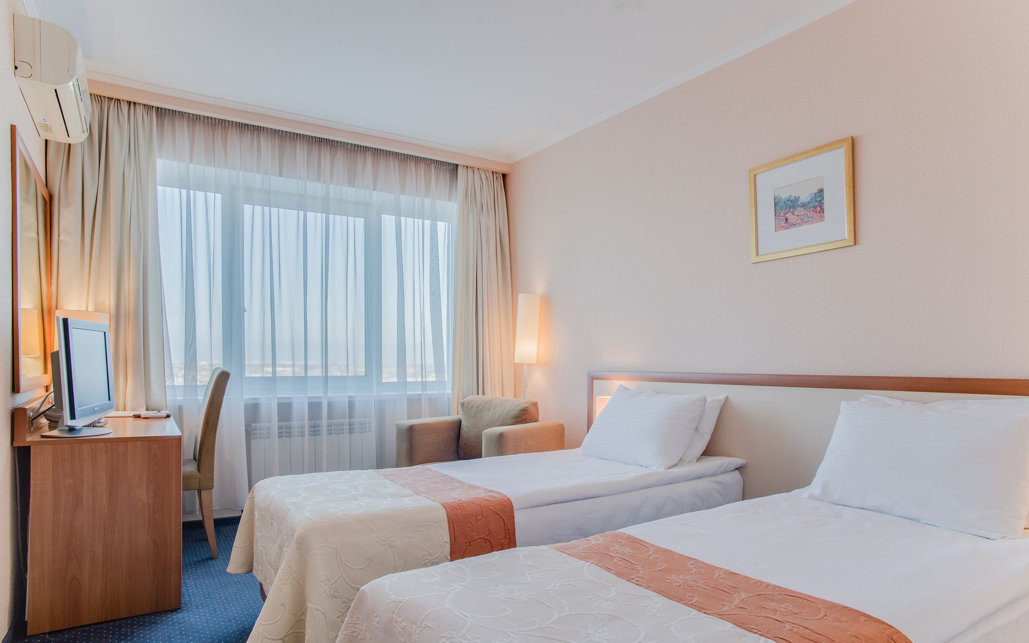 Intourist Hotel Zaporizhia Exterior foto