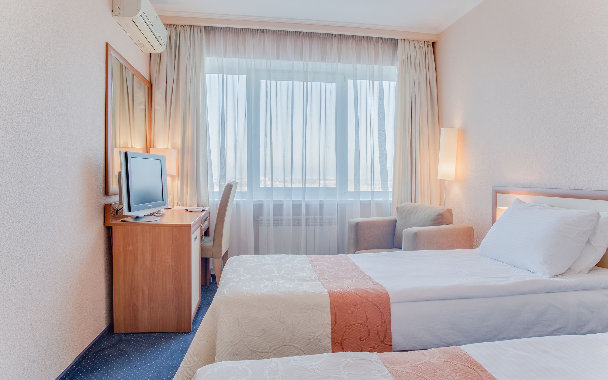 Intourist Hotel Zaporizhia Exterior foto