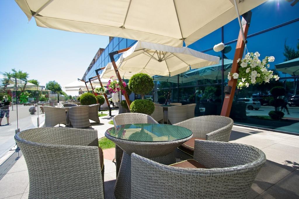 Intourist Hotel Zaporizhia Exterior foto